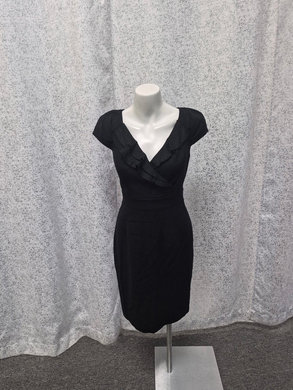 Kay Unger Black V-Neck Ruffle Sheath Dress